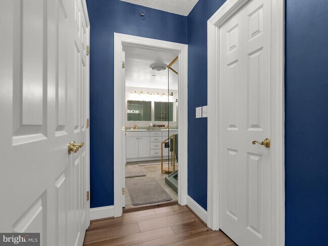 Building Photo - 1300 Crystal Dr