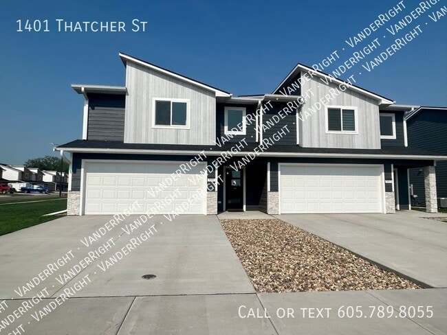 Building Photo - The Vale - Luxury Twin Home!