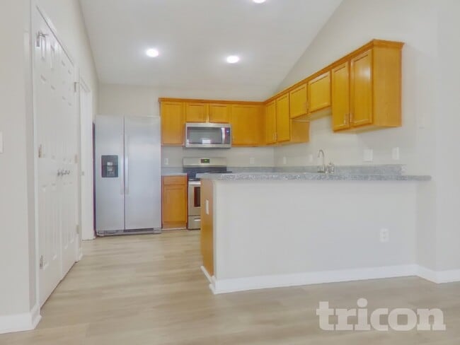 Building Photo - 225 Silver Fox Trail