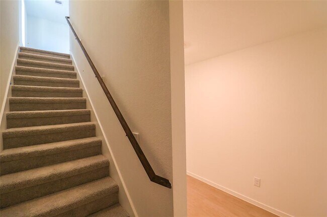 Building Photo - 31371 Black Cherry St