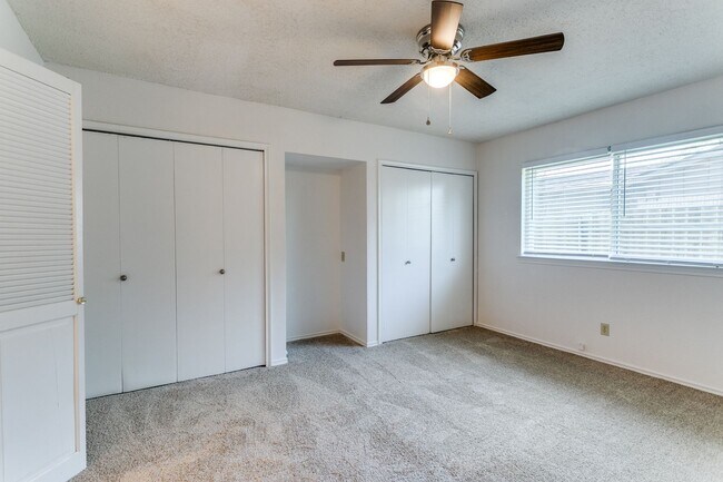 Building Photo - 1808 Ridgewood Dr