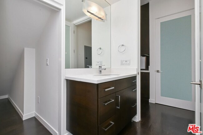 Building Photo - 11610 Ohio Ave