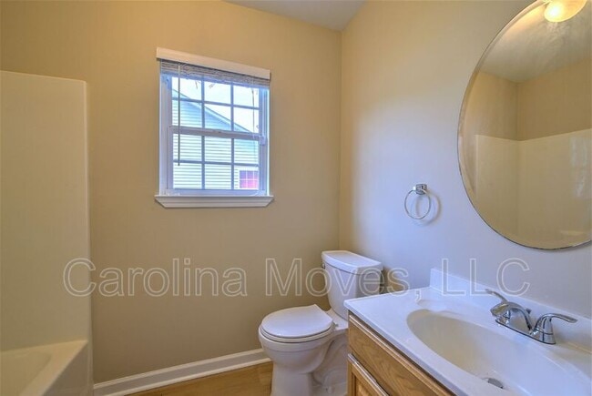 Building Photo - 331 Zach Dr