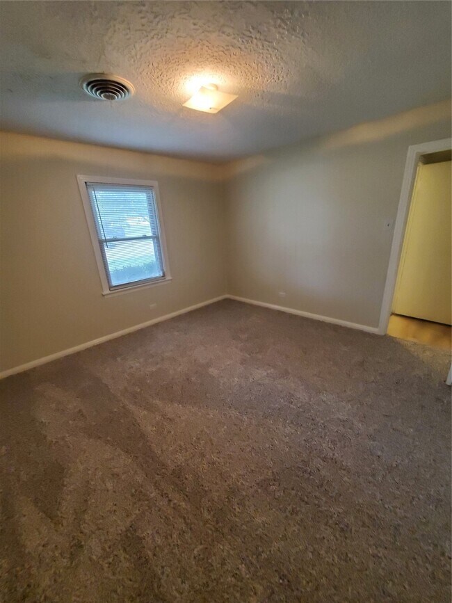 Building Photo - 1505 Millie St