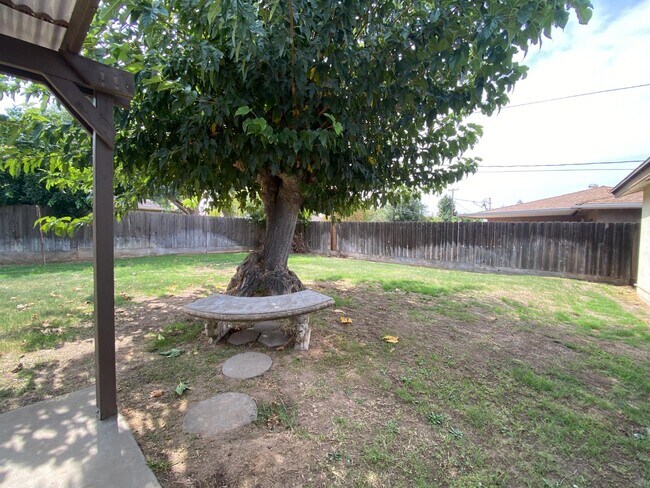 Building Photo - 2609 W Griffith Way