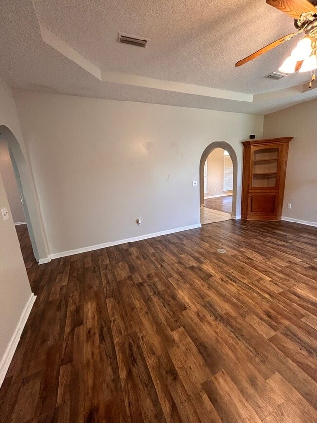 Building Photo - Fountain Crest Subdivision!