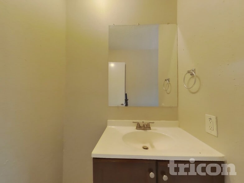 Building Photo - 4523 Mossygate Dr