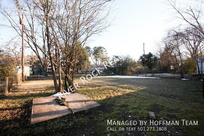 Building Photo - 932 Greenlea Dr