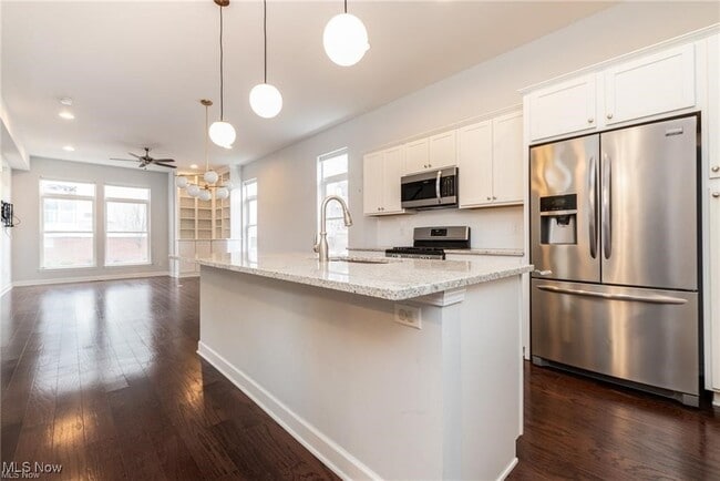 Building Photo - 1455 W 32nd St