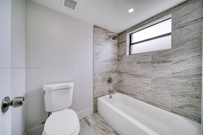 Building Photo - 9068 SW 129th Ln