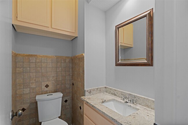 Building Photo - 15414 Willow River Dr