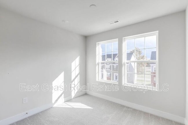 Building Photo - 2273 Marcy Dr