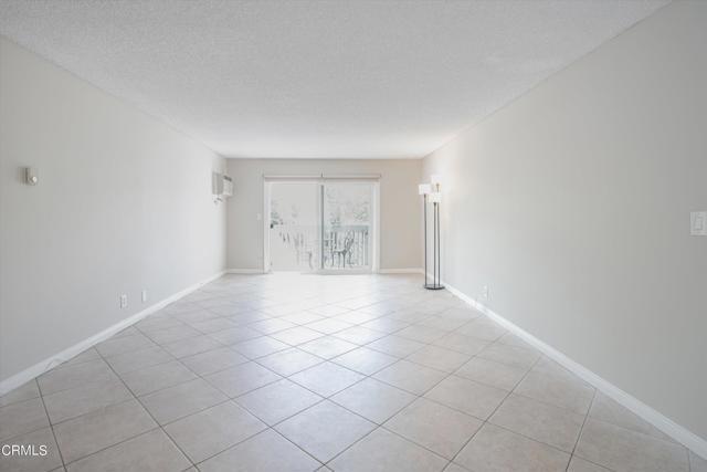 Building Photo - 8577 Rugby Dr