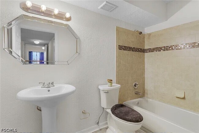 Building Photo - 13545 Eagle Ridge Dr