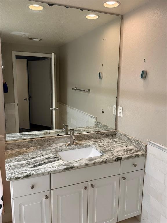 Building Photo - 402 S Armenia Ave