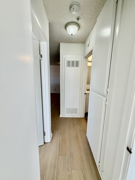 Building Photo - 4553 W 116th St