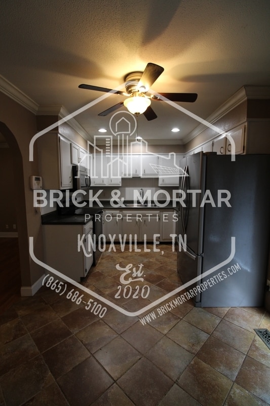 Building Photo - 1400 Mt Vista Dr