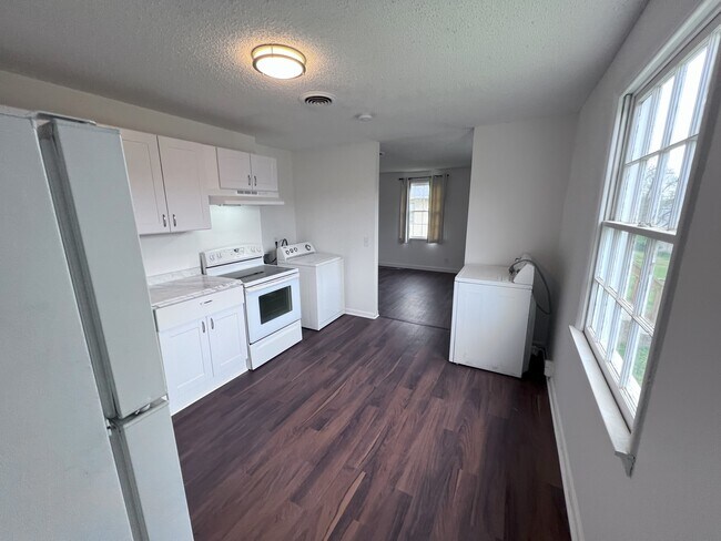 Kitchen - 2313 Dalebrook Ct