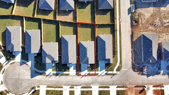 Building Photo - 27010 Breakaway Ln