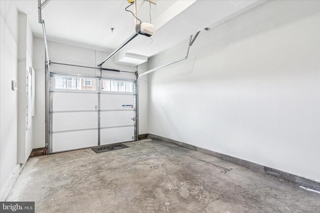 Building Photo - 9454 James MacGowan Ln