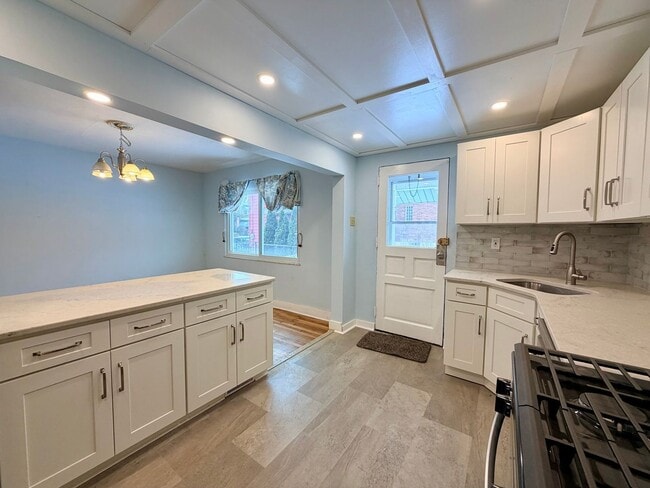 Building Photo - 1612 Oak Grove St