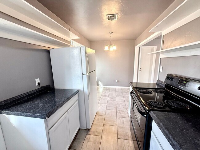 Building Photo - Updated 3BD 1BA Home Located in the Village!!!