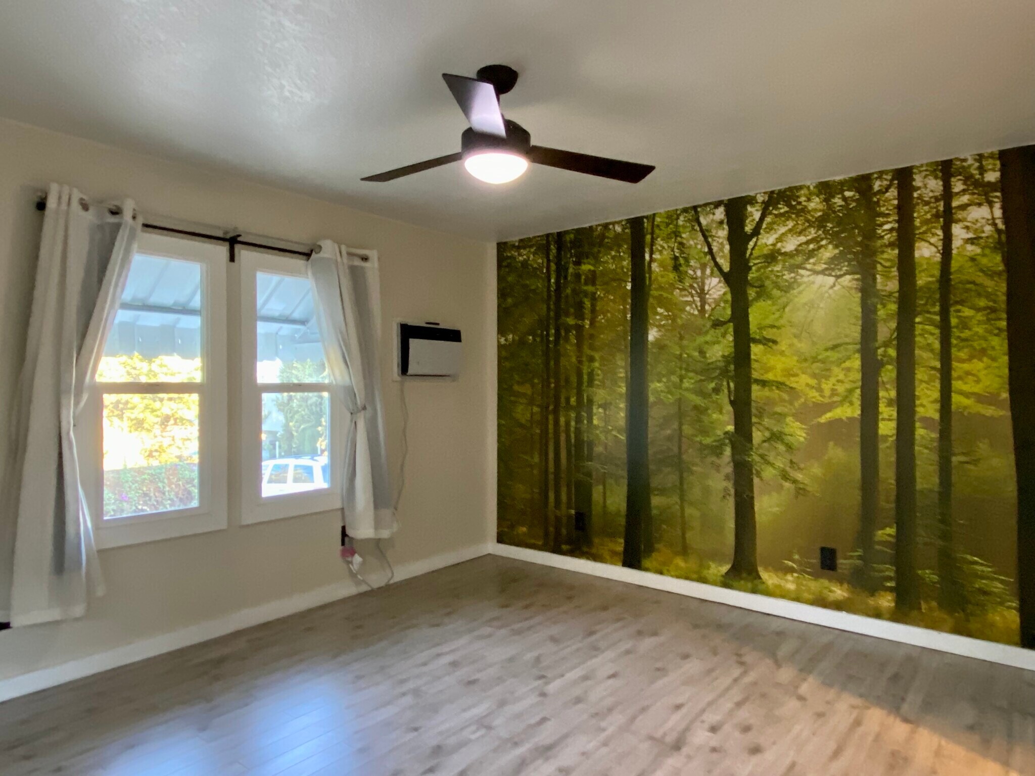 Building Photo - 1043 Sanborn Ave