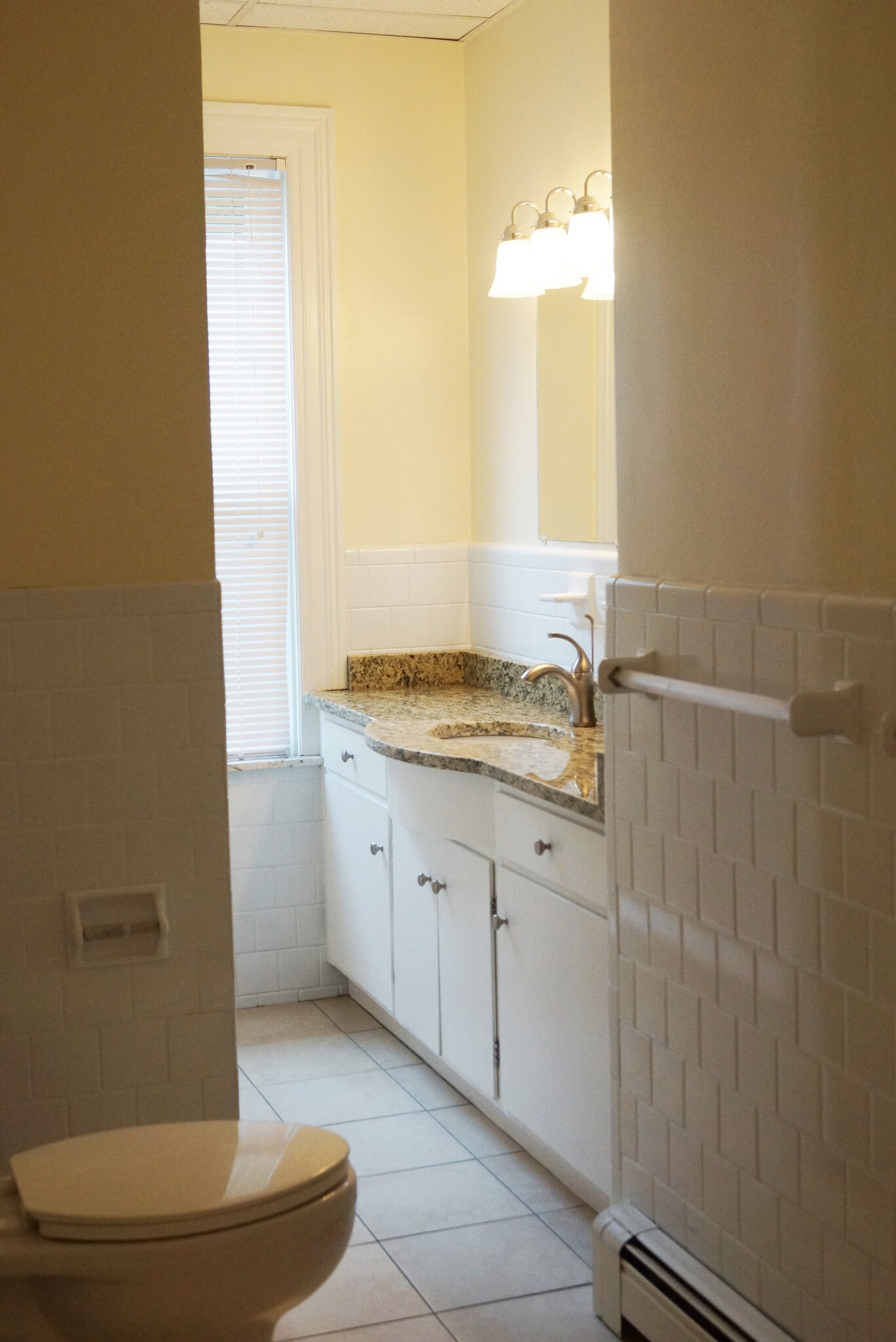 Building Photo - 20 University Ave