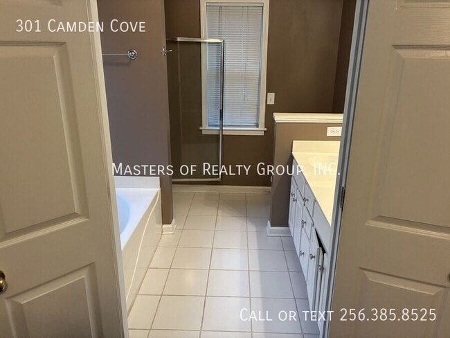 Building Photo - 301 Camden Cove Cir