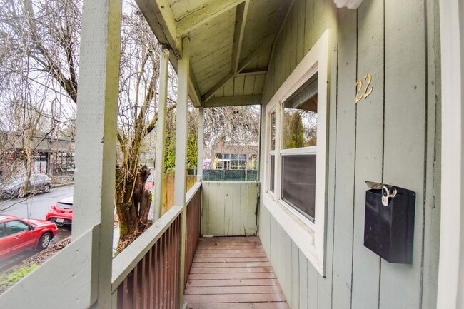 Building Photo - Charming 2 Bedroom House in North Portland
