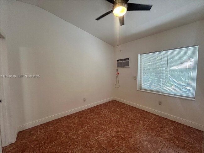 Building Photo - 110 NE 56th St