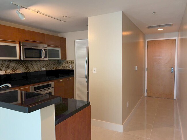 Building Photo - 253 NE 2nd St