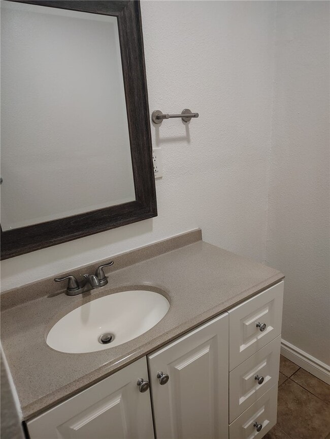 Building Photo - 311 W 44th St