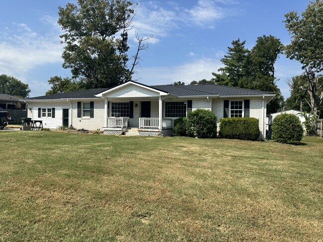 Primary Photo - 802 Oak Hurst Dr