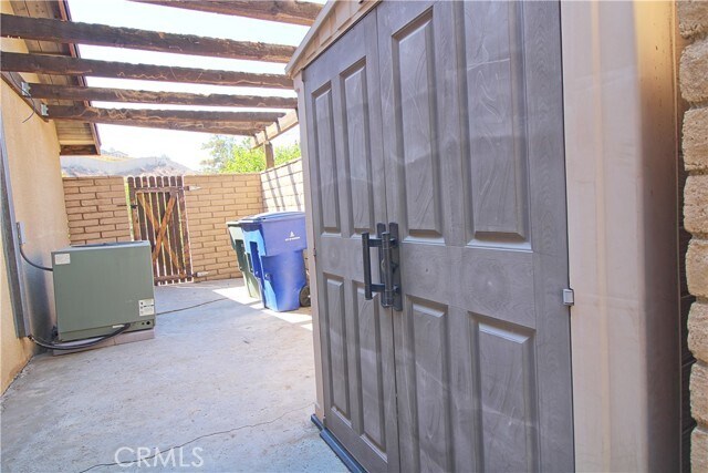 Building Photo - 711 Hacienda Dr
