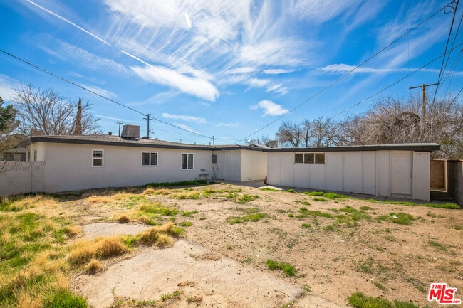 Building Photo - 1135 Pillsbury St