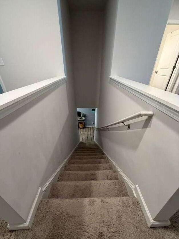 Building Photo - 7565 Knoll Hollow Rd