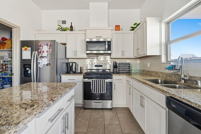 Building Photo - 1181 Summer Rain St