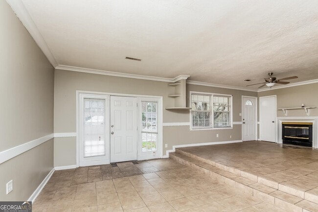 Building Photo - 8155 Tudor Dr