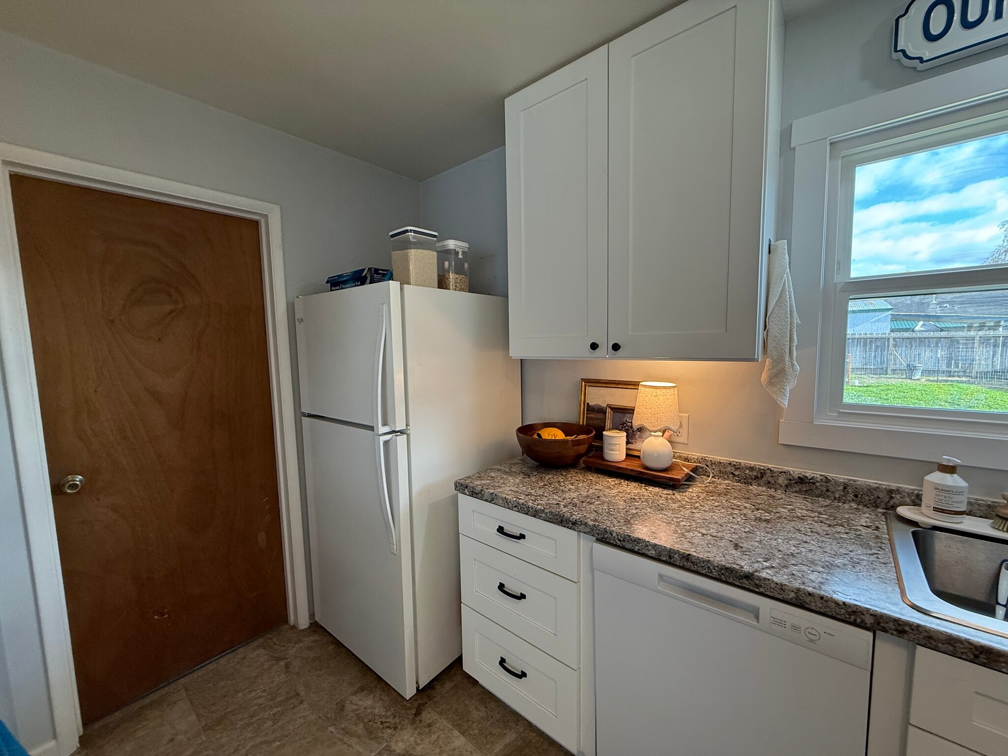 Building Photo - 227 Randolph Way