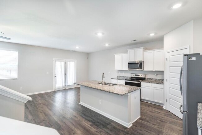 Building Photo - 200 Harrow Dr