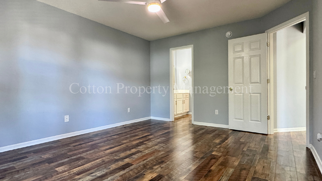 Building Photo - 4619 McClelland Dr