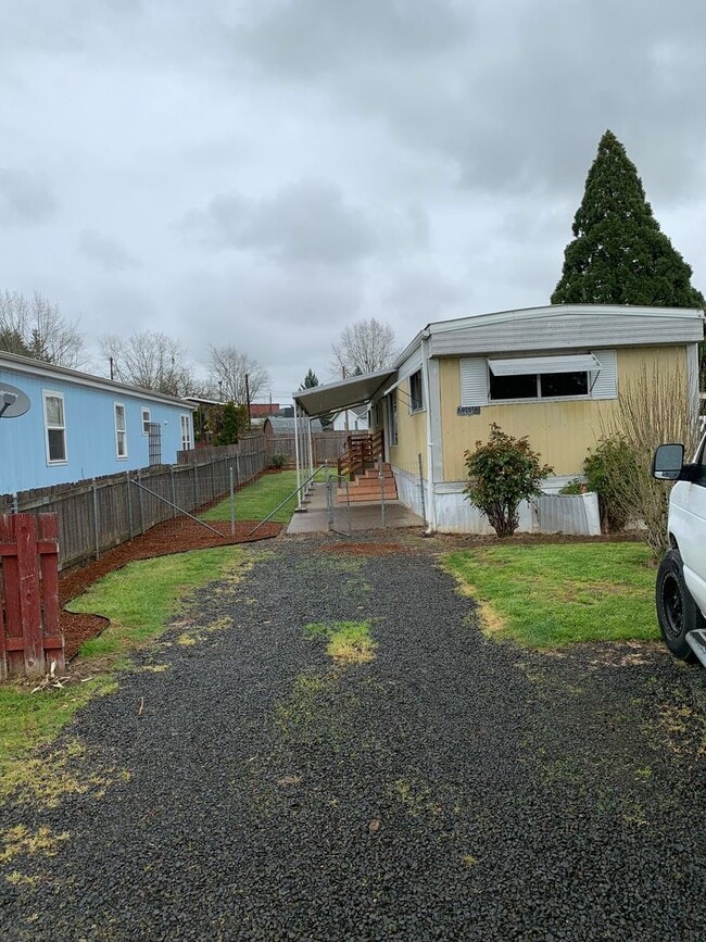 Building Photo - 2 Bedroom 2 Bathroom Mobile Home