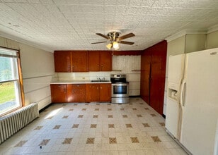 Building Photo - 12 Belding St