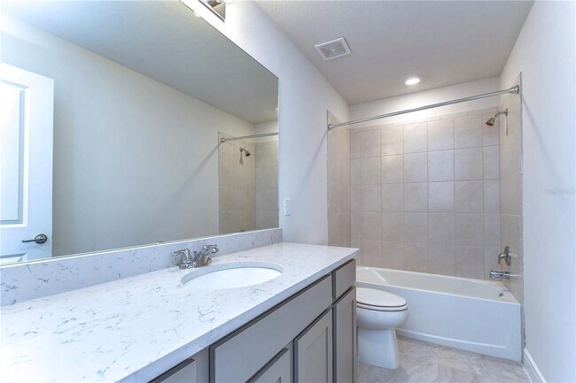 Building Photo - 30600 Thunderbird Dr