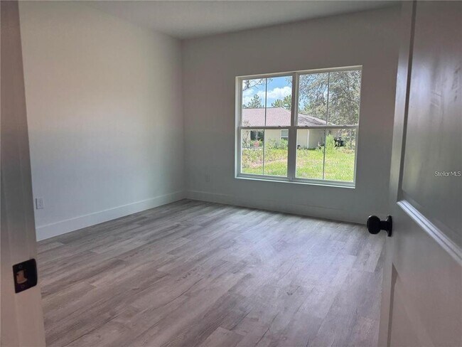 Building Photo - 2019 W Hampshire Blvd