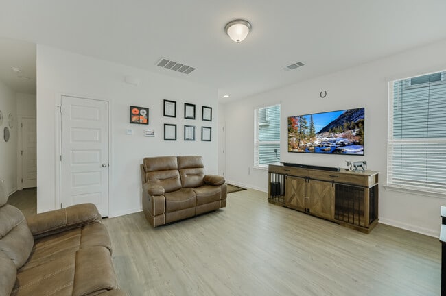Building Photo - 6802 Tiznow Ln