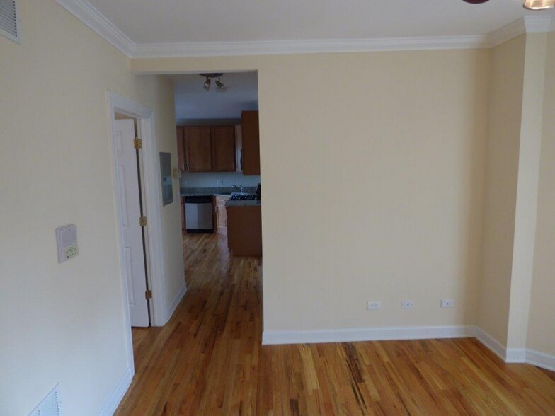 Building Photo - 4606 N Monticello Ave