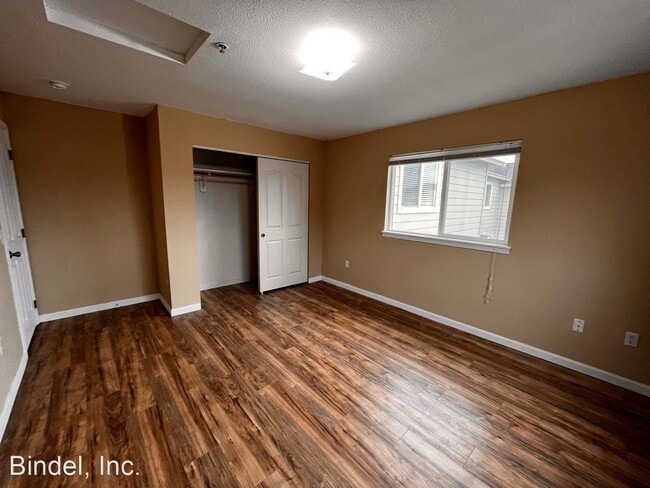 Building Photo - 2 br, 1.5 bath House - 2945 Rainbow LN