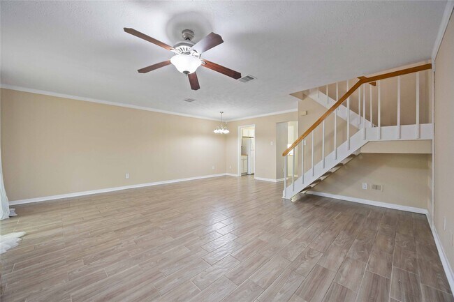 Building Photo - 2325 W Settler's Way